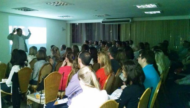 RESINA X PORCELANA EM ANTERIORES