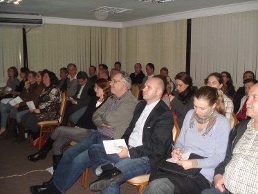 Palestra : Critérios para a utilização de pinos e nucleos em odontologia com o Prof° Dr. Laerte Schenkel