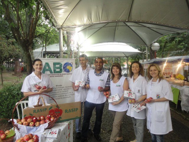 CAMPANHA DAS MAÇÃS – FEIRA DO LIVRO EM NOVO HAMBURGO